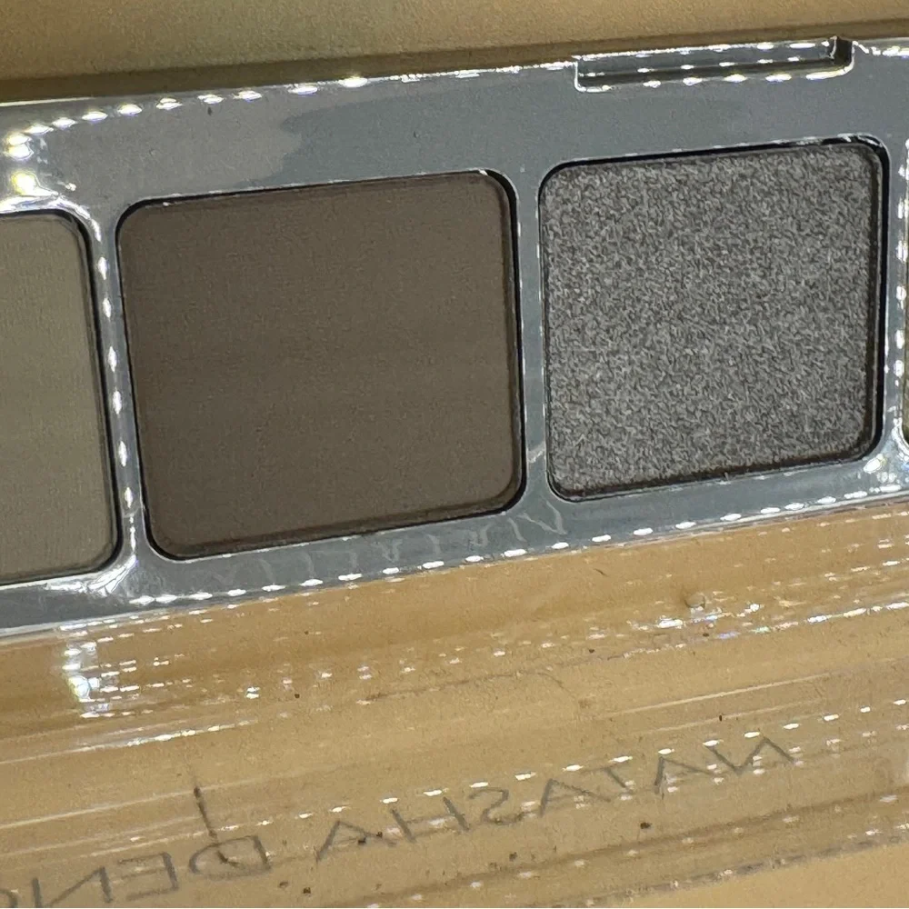 Natasha denona hot taupic eyeshadow palette
